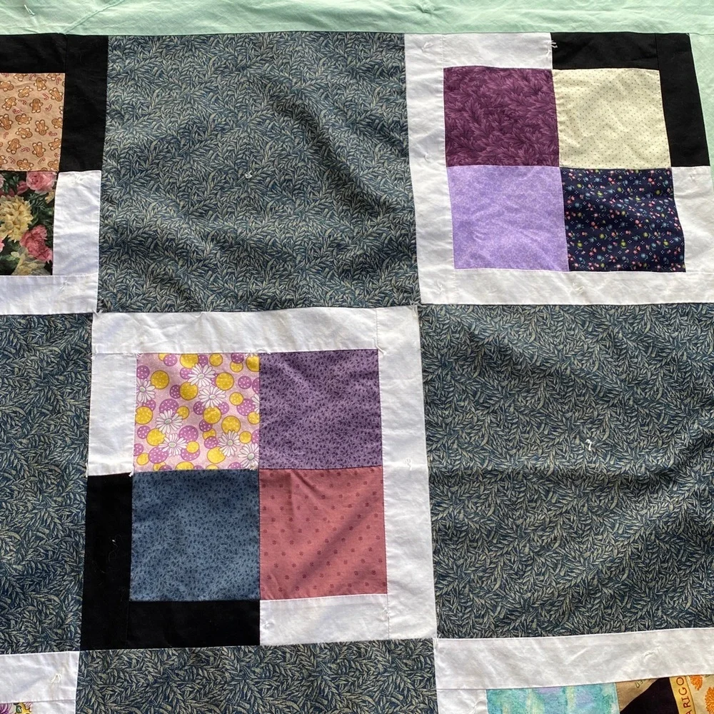 50”x38” Handmade Patchwork Knot Square Quilt Mint Trim Florals Cotton